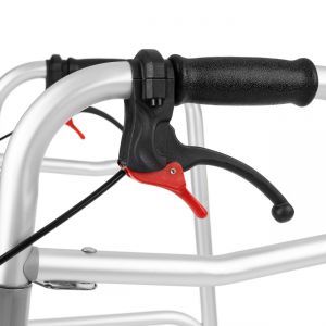 Hodulja s štirimi kolesi in zavorami